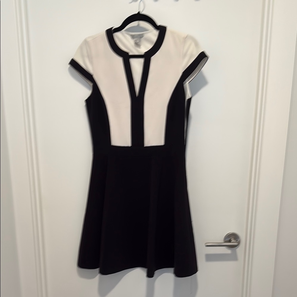 H&M Monochrome Cap Sleeve Dress